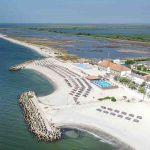 Gura Portiței Resort: 145 de camere, restaurant nou cu terasă pe malul lacului, sală de conferințe