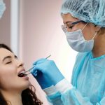 Frică de dentist? Cum să te convingi și ce soluții să alegi pentru experiențe mai plăcute