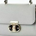 Geanta gri de damă – expresia rafinamentului